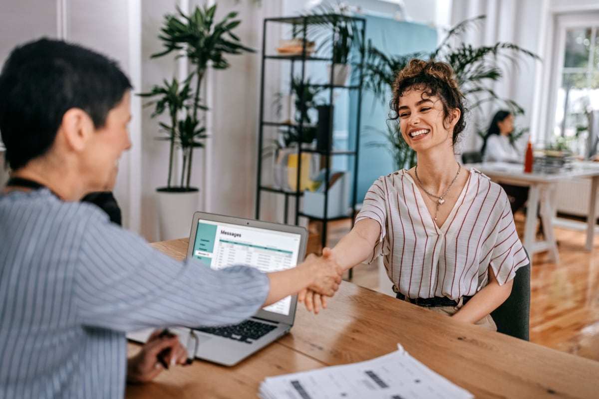 Expertos coinciden en que el tiempo recomendado para lograr un ascenso debería ser entre 1 y 2 años. (Foto: Istock)