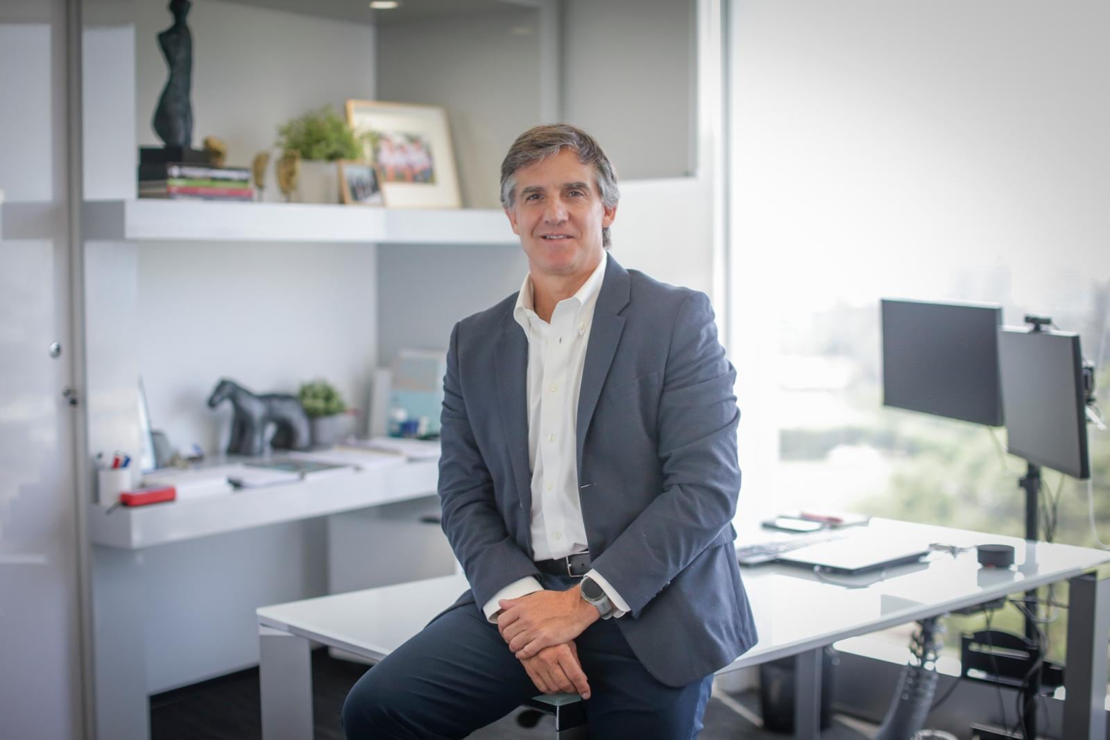 José Sáenz, gerente general de Megacentro en Perú, dijo que son los operadores logísticos y empresas de consumo masivo, que representan el 70% de la demanda, lideran la expansión del sector, potenciada por el crecimiento del comercio electrónico. Foto: César Bueno / GEC