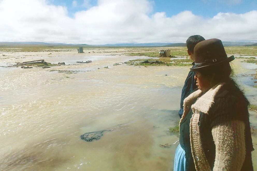 Tragedia ambiental en rio Desaguadero tras derrame de aceite vegetal.