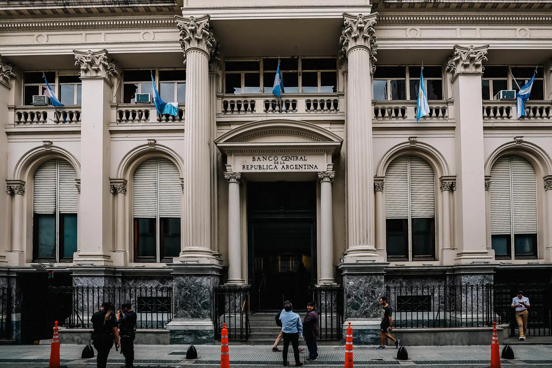 Las cifras coinciden con un estancamiento de la actividad económica y pérdida de poder adquisitivo de los trabajadores registrados. EFE/ Enrique García Medina