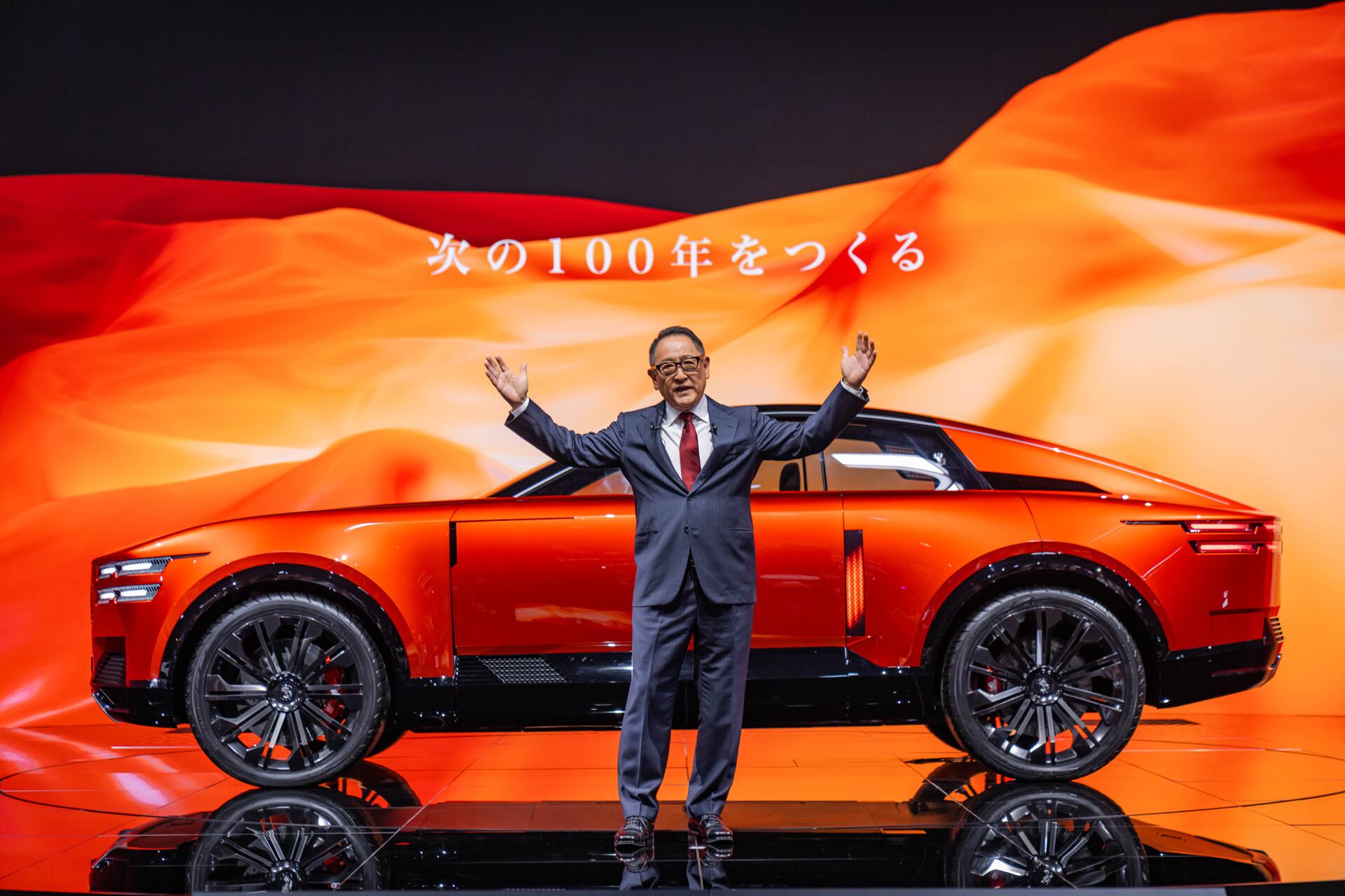 (Archivo) Akio Toyoda durante la presentación del Century coupé. (Foto: Toyota)