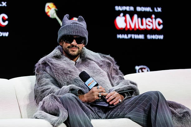 Según la política del NFL, Bad Bunny no recibirá algún pago por su presentación en el Half Time Show del Super Bowl. (Crédito: Getty Images)