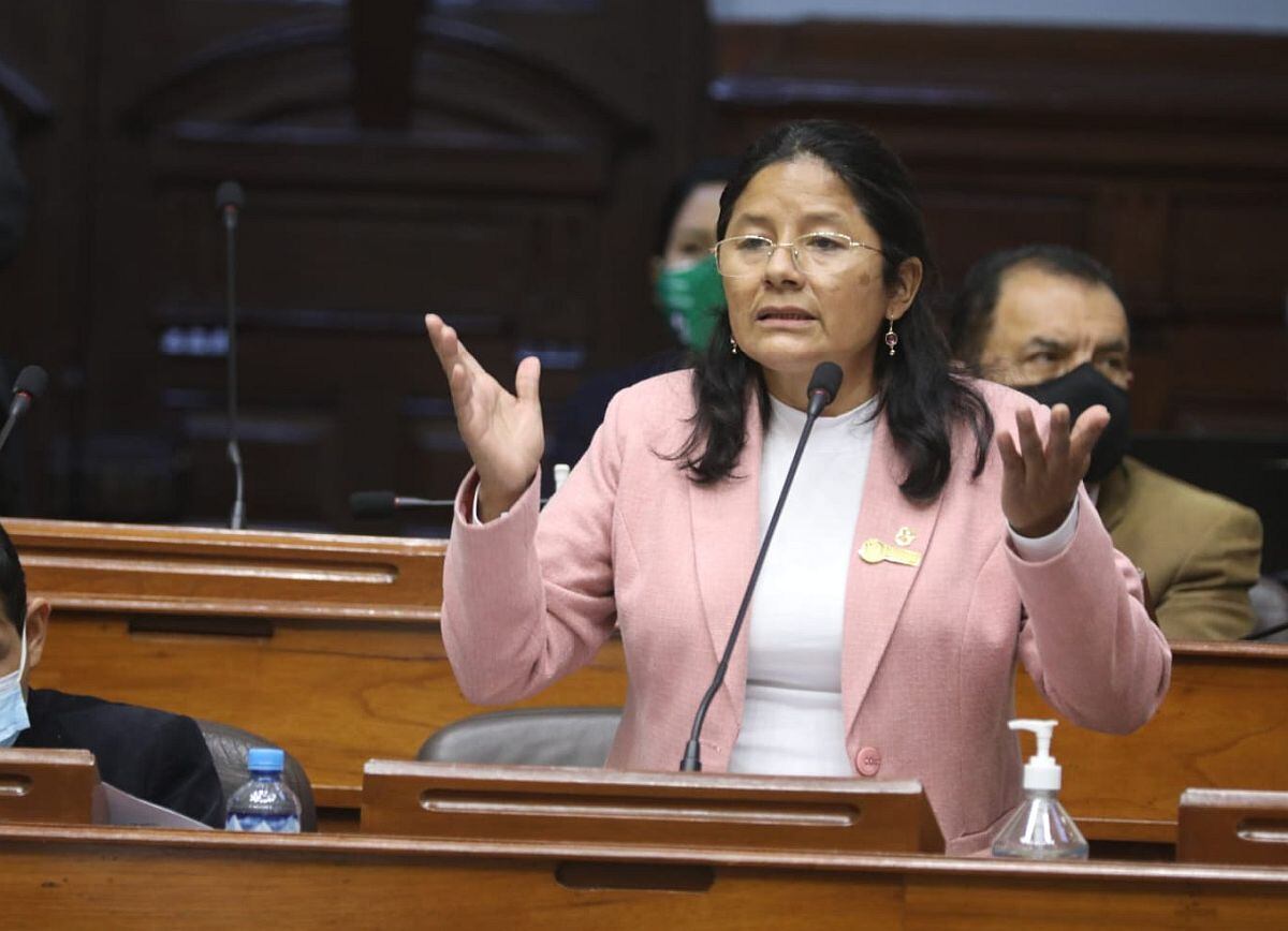 Isabel Cortez será investigada en la comisión de Ética. (Congreso)