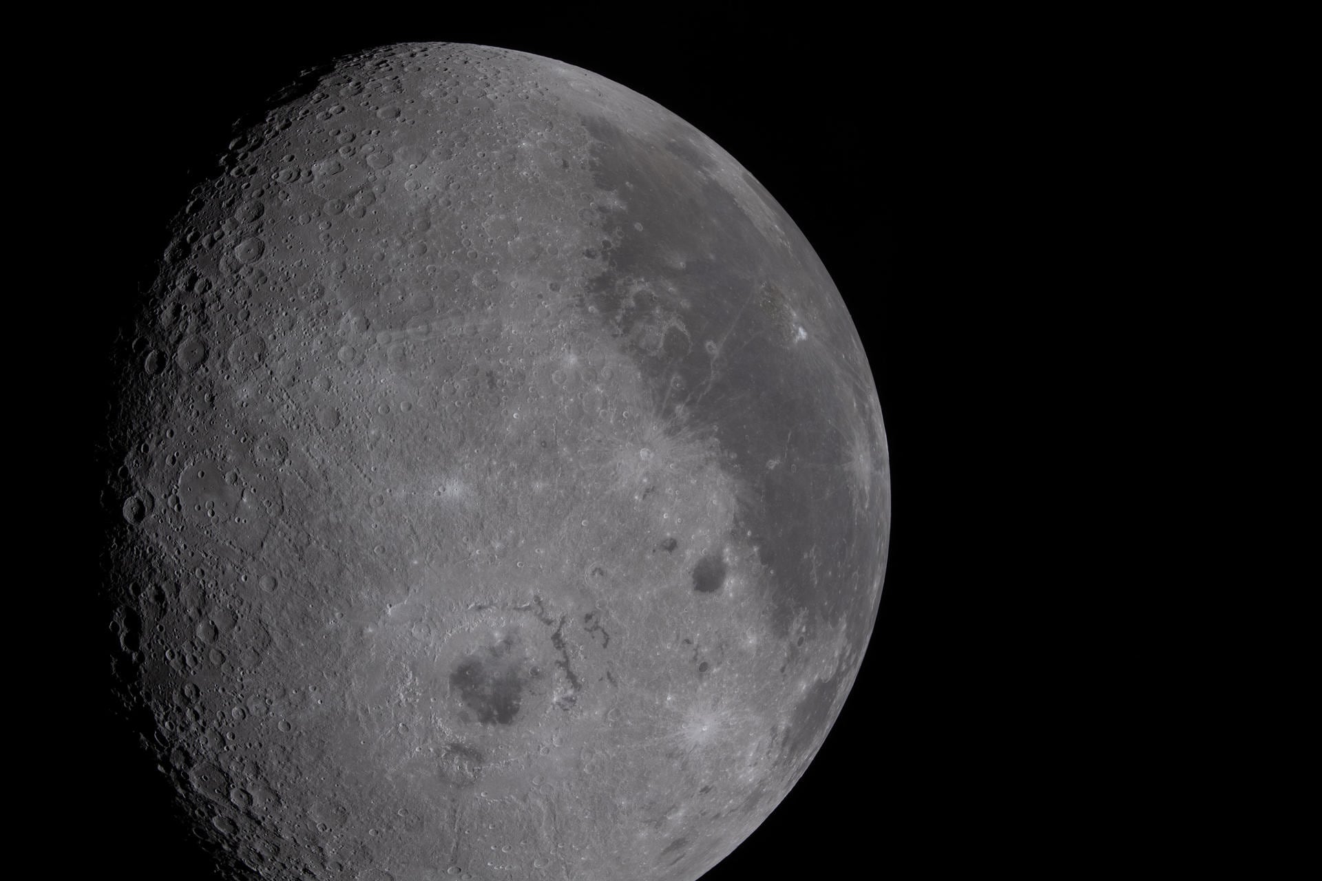 Astronautas de Artemis vieron destellos, polvo lunar y nuevos colores al pasar por la Luna. (Foto: Difusión)