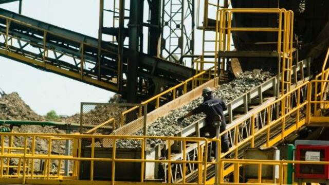 Perú con déficit de 4 plantas para refinación de los minerales