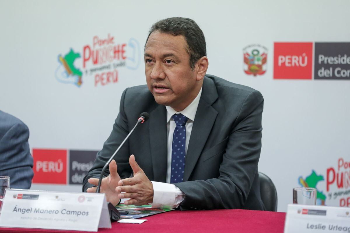 Titular del Midagri afirmó que la presidenta Dina Boluarte no ha tomado la decisión de subirse el sueldo. Foto: PCM.