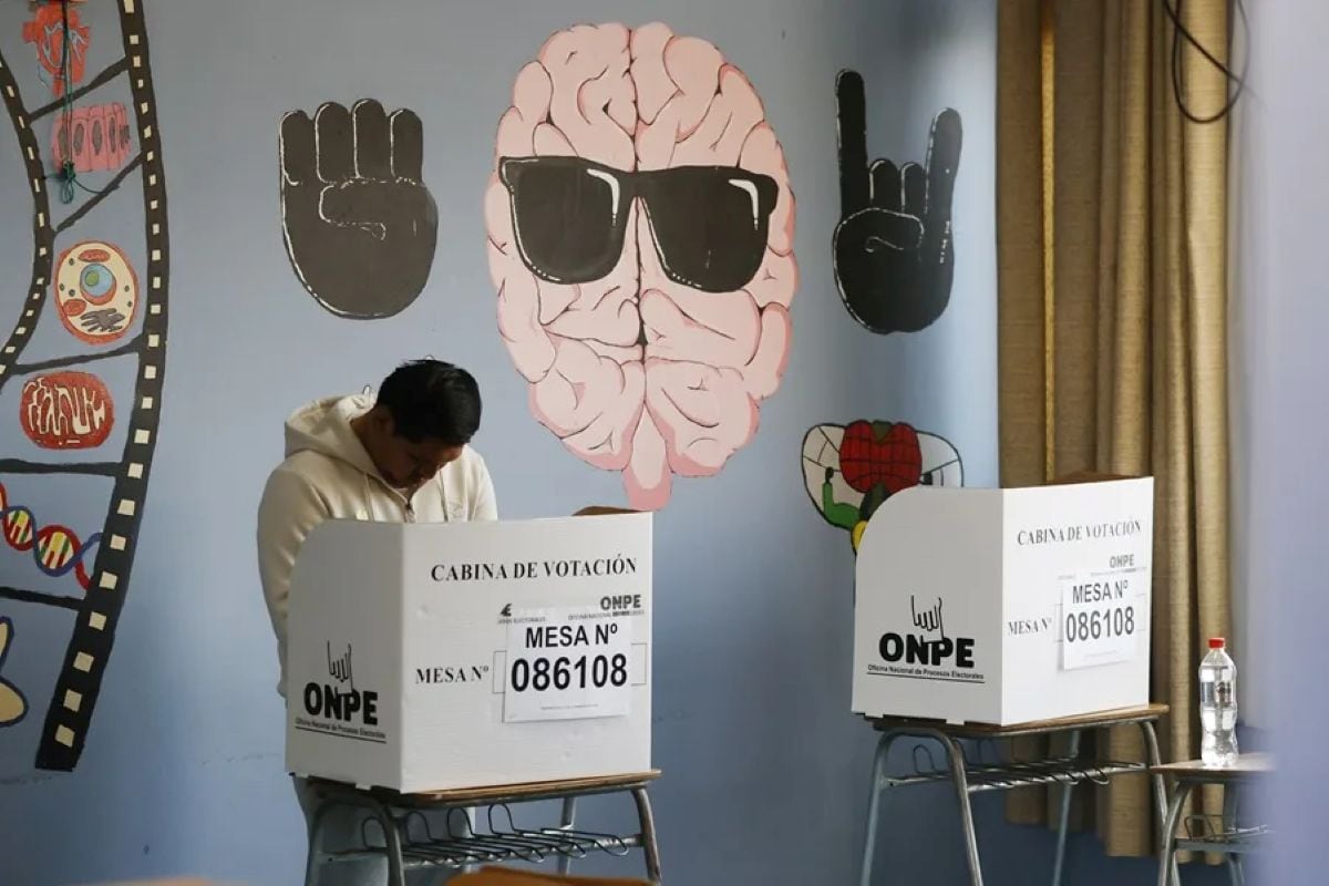 Las actas observadas serán revisadas por los organismos electorales antes de oficializar los resultados finales de la segunda vuelta presidencial. Foto: EFE.