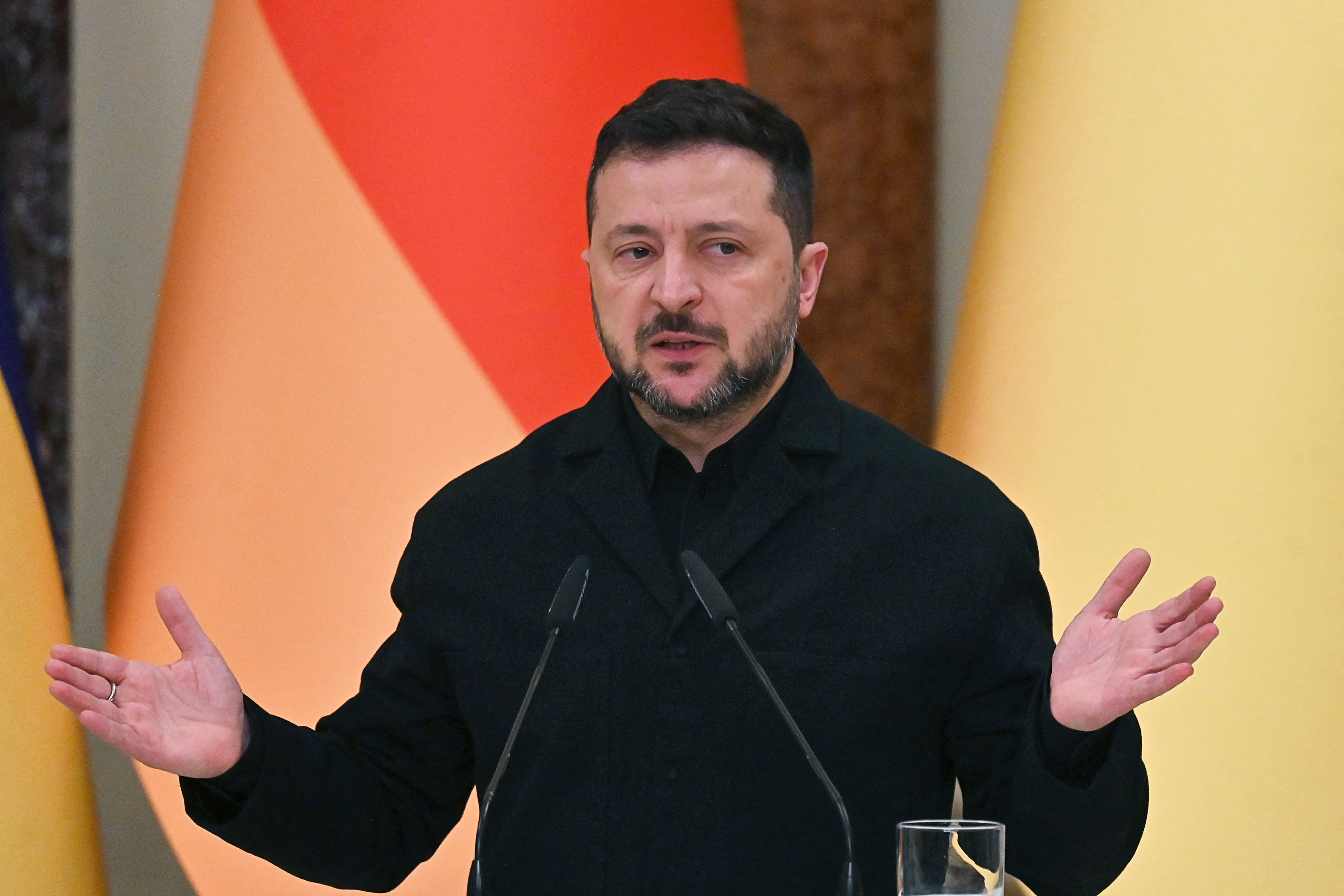 Rusia y Ucrania: Zelenski acusa nuevos bombardeos contra instalaciones energéticas después del anuncio de Trump. (Foto de Sergei Supinsky / AFP).