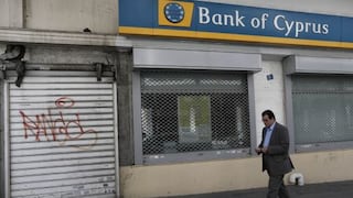 El Banco de Chipre no acepta renuncia de su presidente y cuatro directores