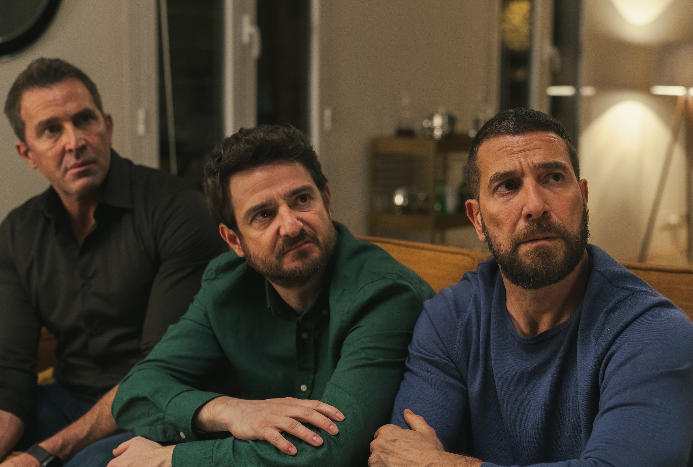 Fernando Gil interpreta a Pedro, Gorka Otxoa interpreta a Santi y Raúl Tejón interpreta a Raúl en la quinta temporada de "Machos alfa" (Foto: Netflix)