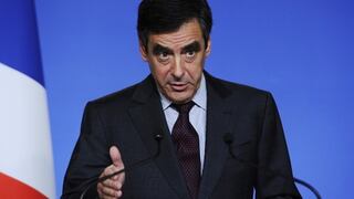 Conservador Fillon sigue en carrera por candidatura a presidencia de Francia