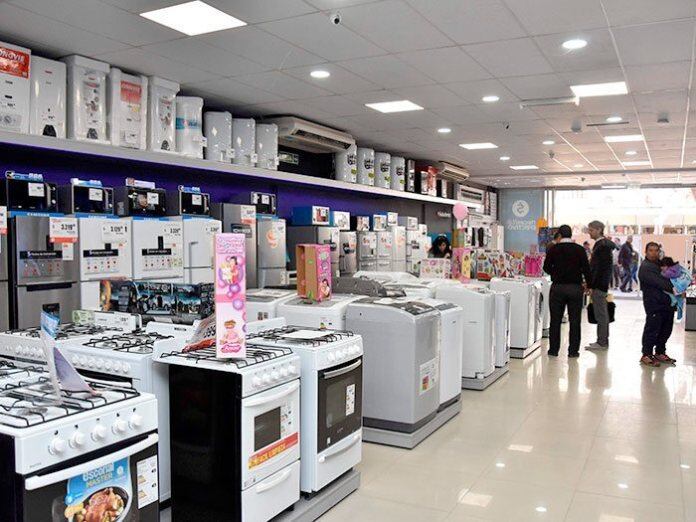 Mercado de electrodomésticos y telefonía móvil cayó en 2023, ¿qué pasará este 2024?