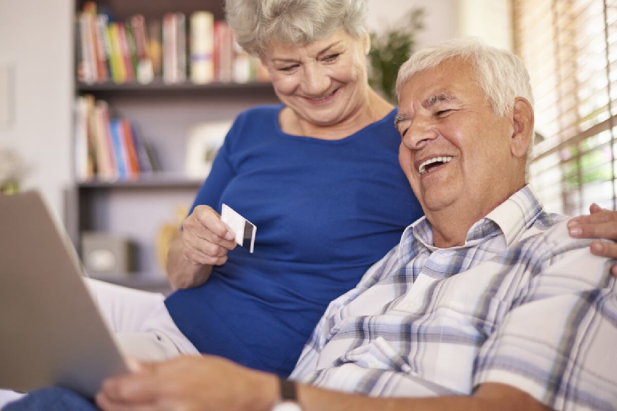 El pago del Seguro Social en Estados Unidos beneficia a millones de ciudadanos en situación vulnerable (Foto: Freepik.es)