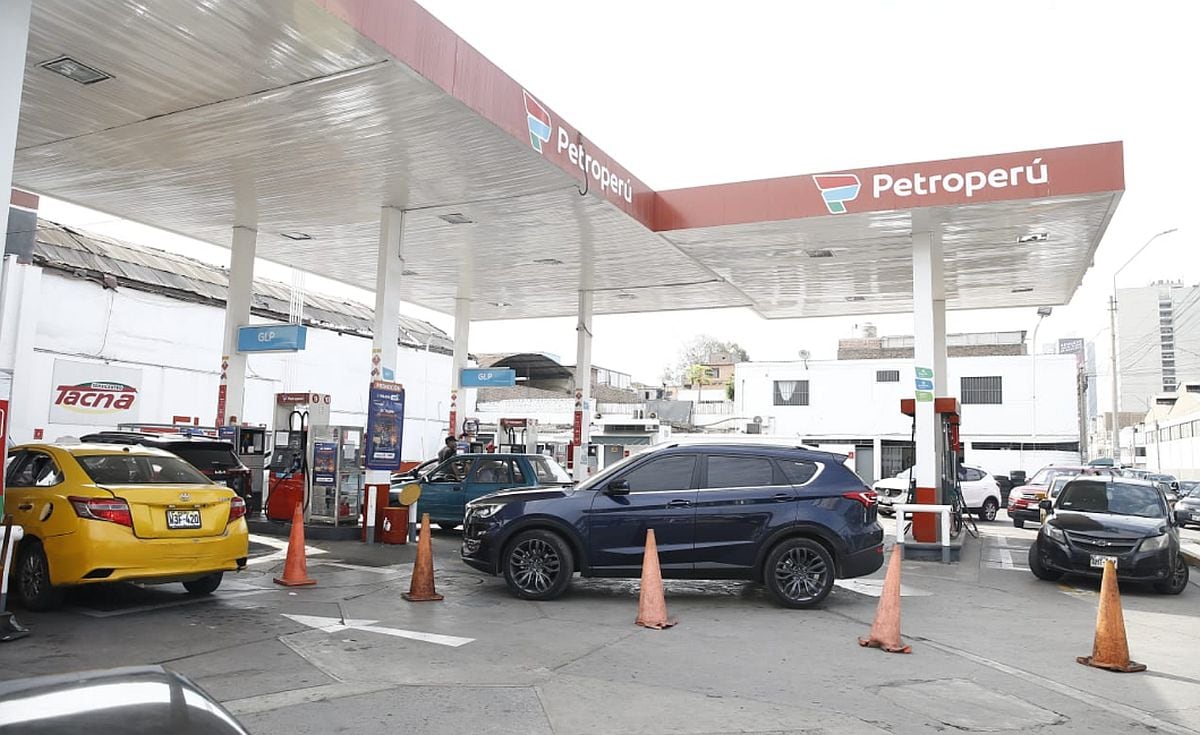 La petrolera recordó que las estaciones de servicio (grifos) que operan bajo la marca Petroperú son de propiedad y gestión privada. | Foto: César Campos/@photo.gec