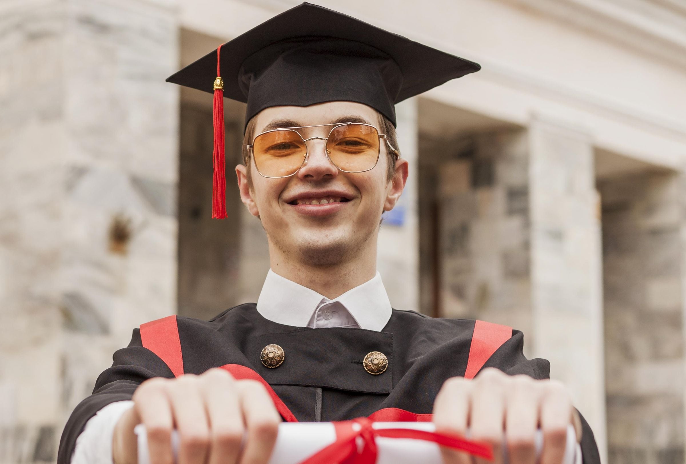 La propuesta contempla US$70,000 por la solicitud inicial y US$30,000 por extensiones, incluidas las destinadas a graduados de carreras STEM (Foto: Freepik)