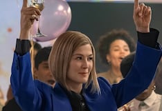 “Las damas primero”: trama y fecha de estreno de la película de Netflix protagonizada Rosamund Pike