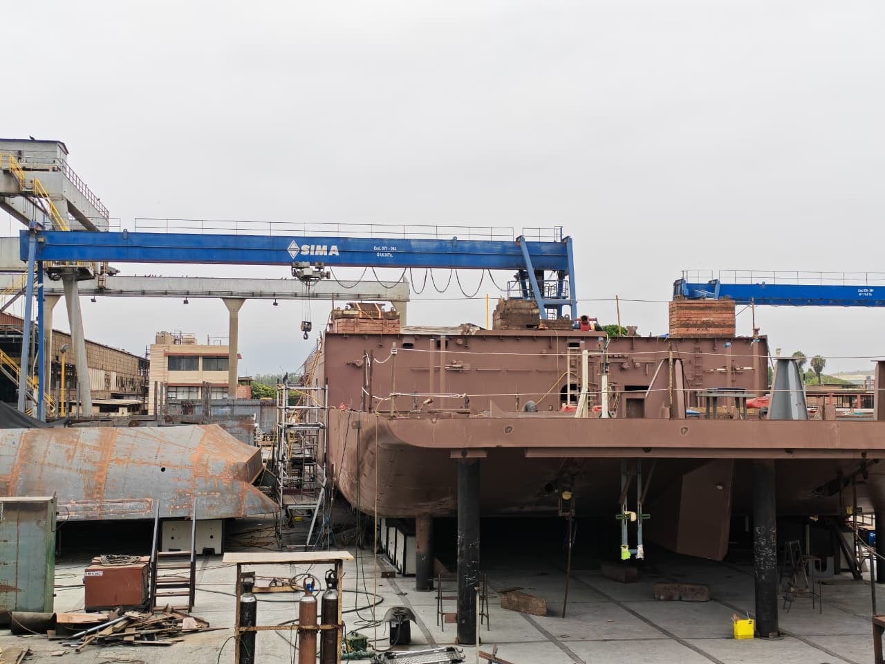 Dos buques auxiliares logísticos están al 50% de su construcción y se entregarán en el 2026. (Foto: SIMA)