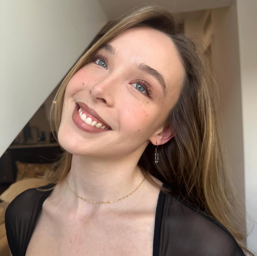 Ella Beatty tiene una breve carrera en la actuación, pero espera causar una buena impresión en "Monstruo: La historia de Lizzie Borden" (Foto: @ellabeattyy / Instagram)