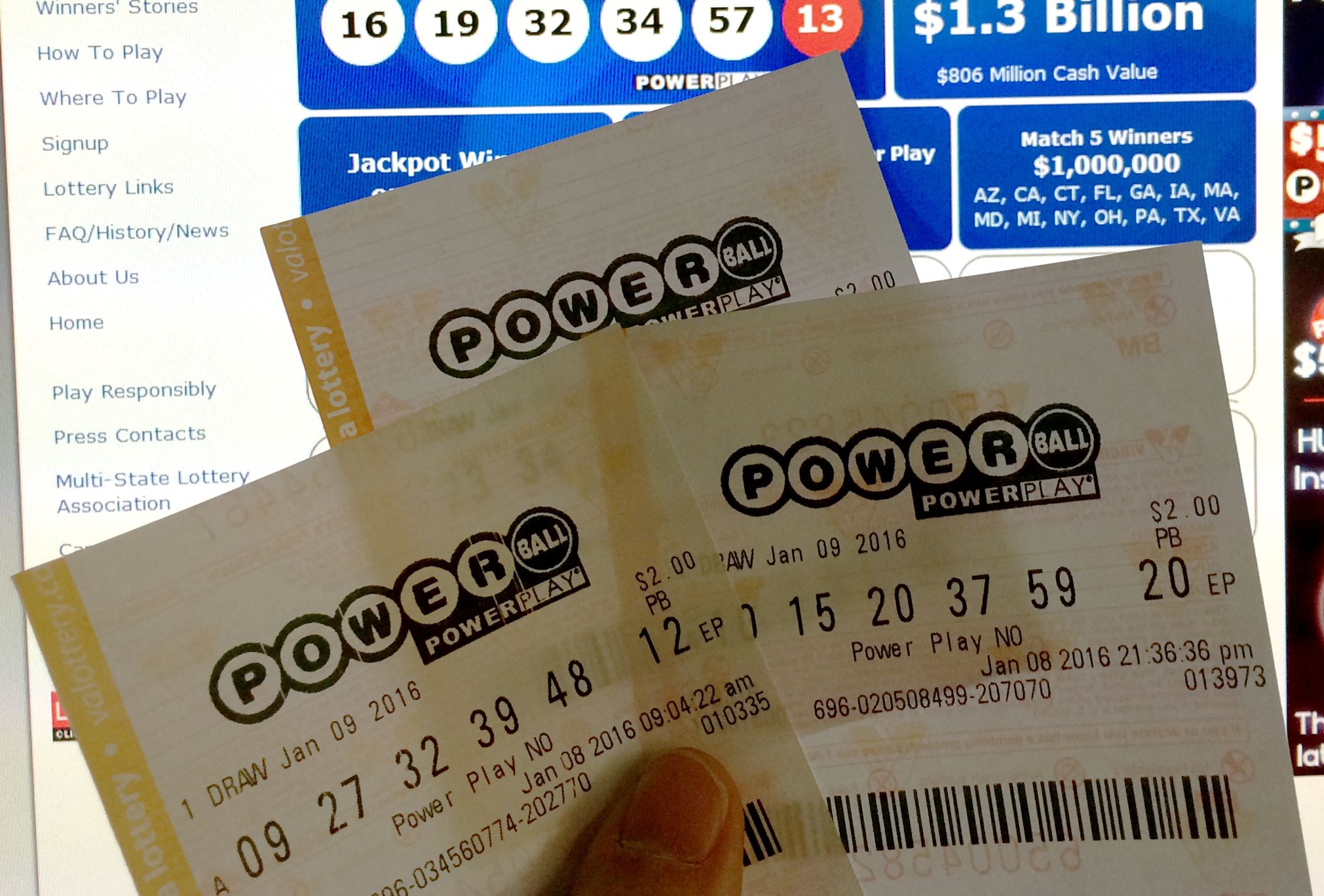 Los plazos límite para la venta de boletos del Powerball varían según la jurisdicción. (Foto: KAREN BLEIER / AFP)