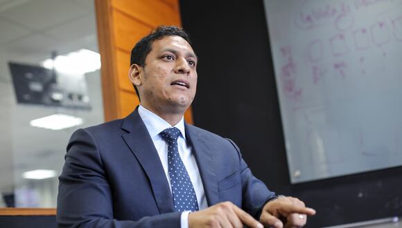 Luis Valdez, secretario general de APP, remarcó que "los peruanos queremos escuchar a la presidenta y a los ministros, no al vocero” (Foto: YODASHIRA KAREN PEREZ TARAZONA)