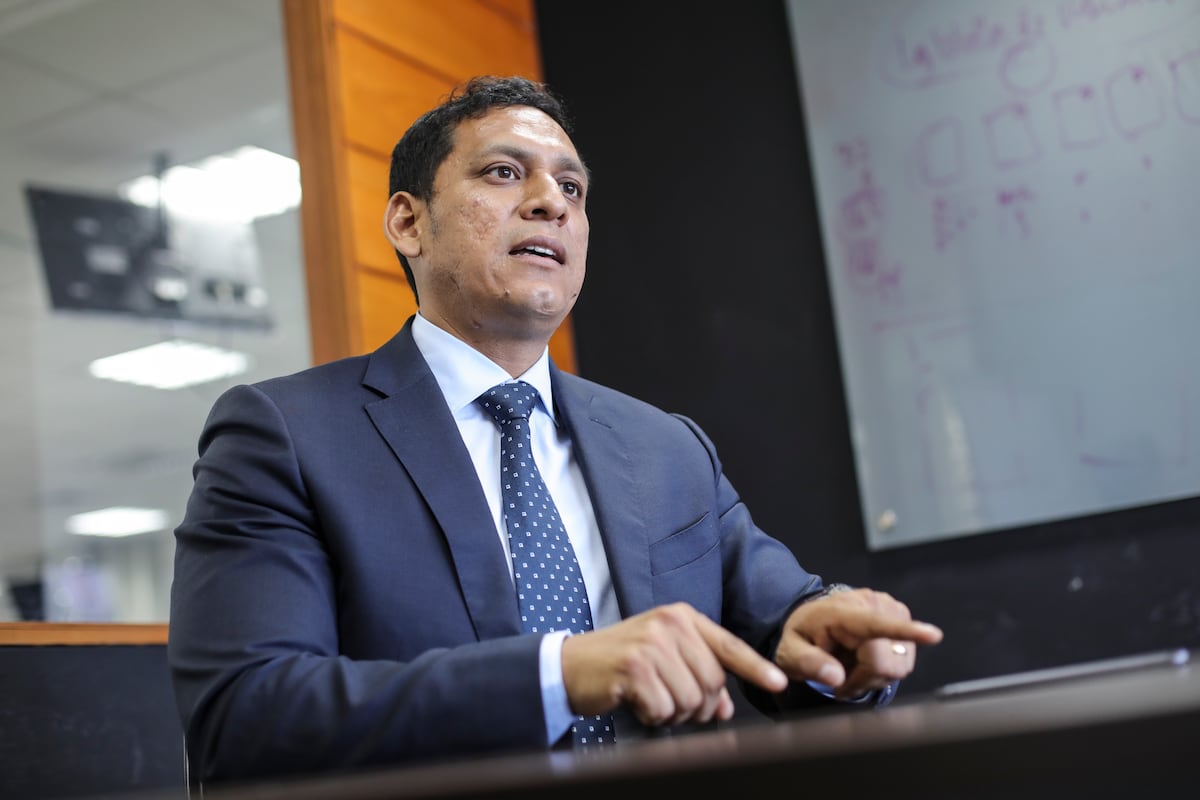Luis Valdez, secretario general de APP, remarcó que "los peruanos queremos escuchar a la presidenta y a los ministros, no al vocero” (Foto: YODASHIRA KAREN PEREZ TARAZONA)