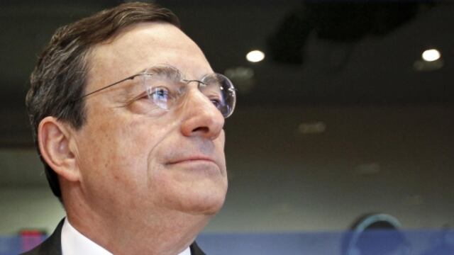 Draghi insta a gobiernos a dar "valiente salto" para salvar al euro