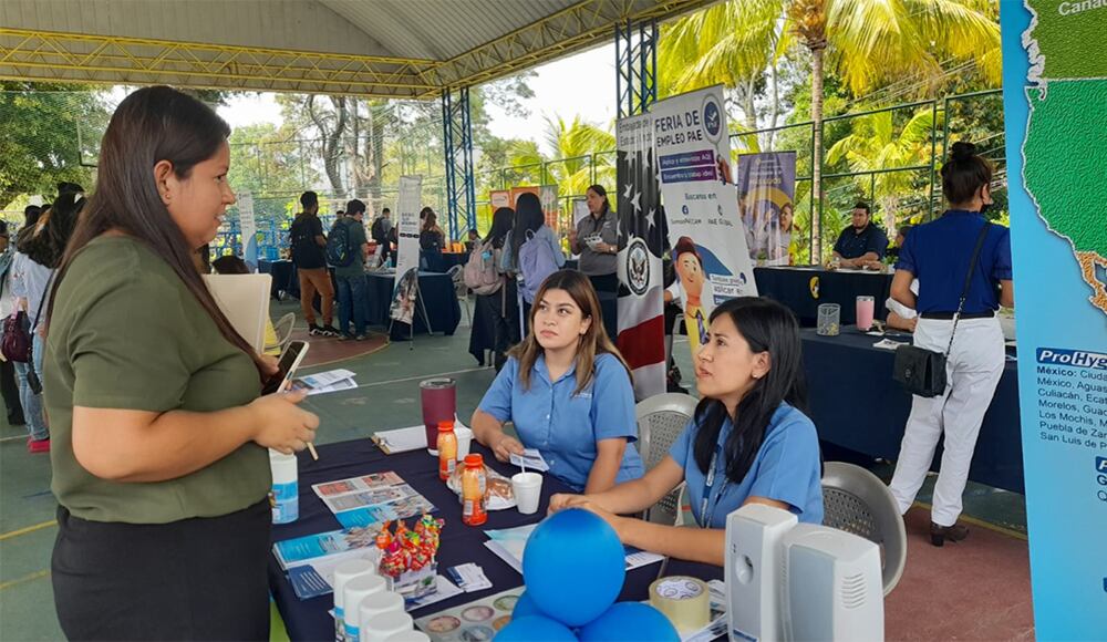 El Ministerio de Trabajo y la Municipalidad de Lince se unieron con empresas privadas para realizar una Feria Laboral.