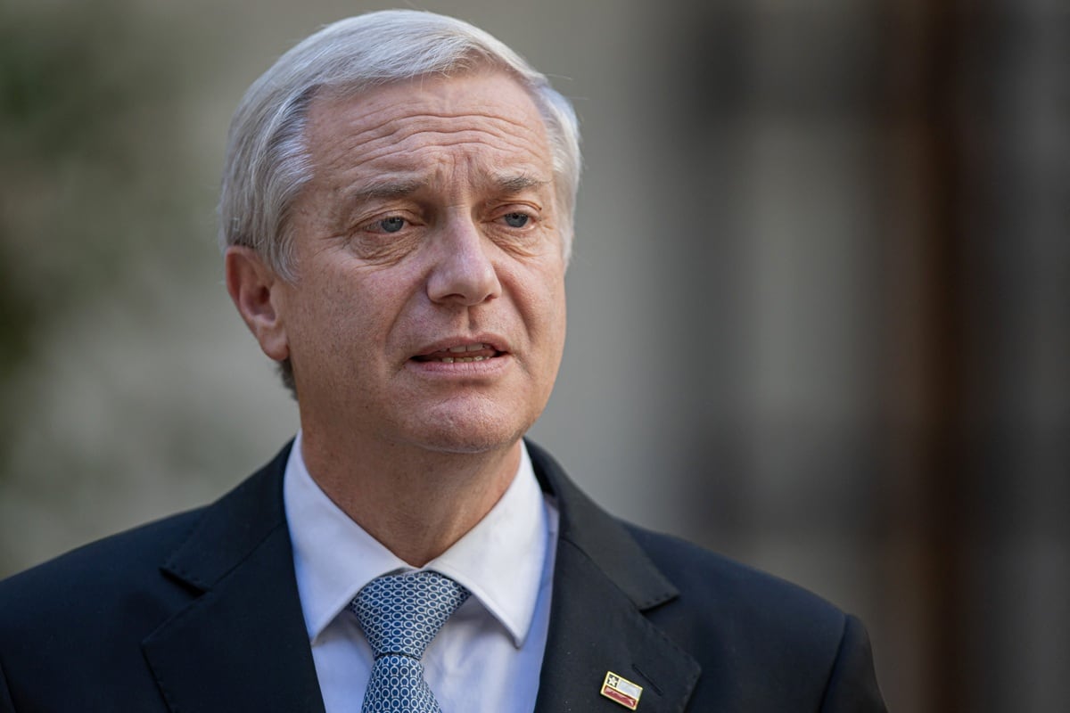 El presidente electo de Chile, José Antonio Kast, habla durante una conferencia de prensa en el Palacio Presidencial de La Moneda en Santiago, el 15 de enero de 2026. (Javier TORRES / AFP)
