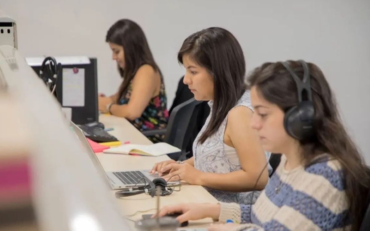 El 72% de trabajadores peruanos asegura que su salario no le dura más de dos semanas, según estudio de Bumeran. Foto: Andina.