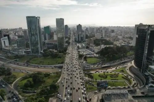 El ruido político supera a la inflación y la desaceleración económica como principal preocupación empresarial. (Imagen: Andina)