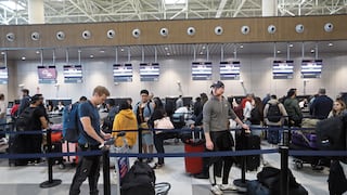 Aerolíneas advierten caída a doble dígito de pasajeros en tránsito por cobro de TUUA