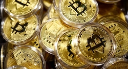 Bitcoin se desploma a su nivel más bajo en casi dos años: ¿una oportunidad de inversión?