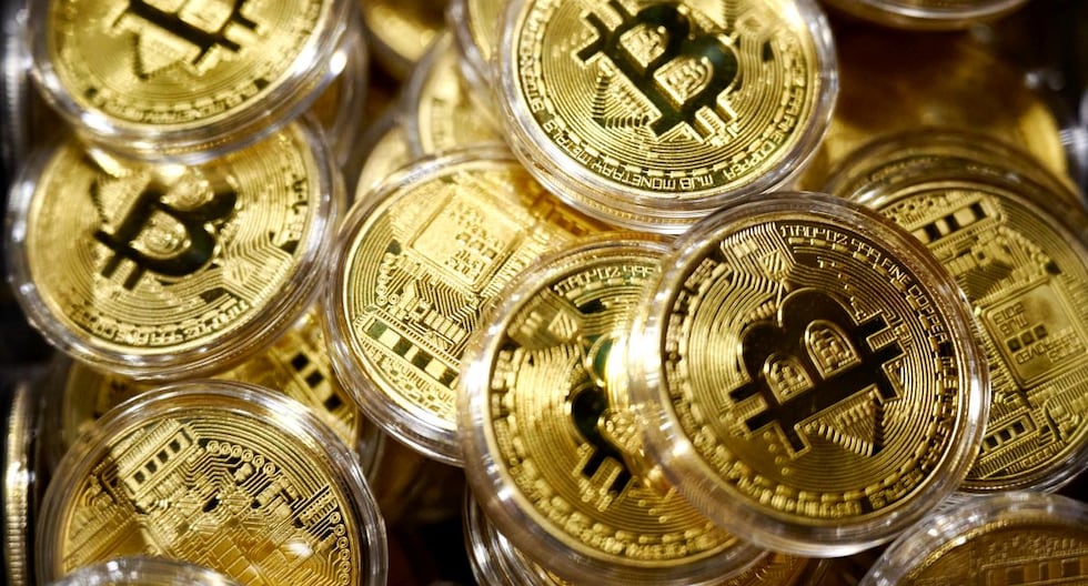 Bitcoin cae a US$57.700: análisis para inversores peruanos