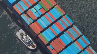 Trump promete aranceles “mucho mayores” que 2.5% en áreas clave