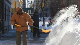 ¿Cómo registrarse para quitar la nieve de la Ciudad de Nueva York y ganar US$28 por hora?