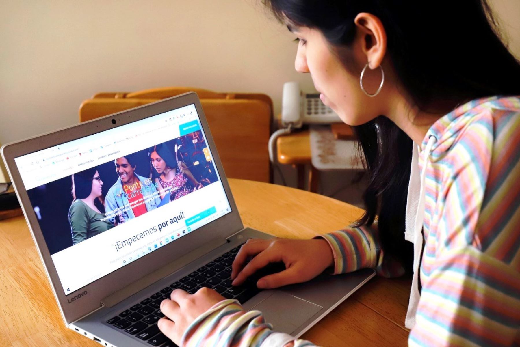 En un mundo laboral competitivo y con el auge de las redes sociales, es importante destacar en tus redes sociales y definir tu línea de trabajo. Foto: ANDINA.