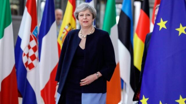 Una debilitada May quiere exponer plan sobre Brexit a una UE mirando al futuro
