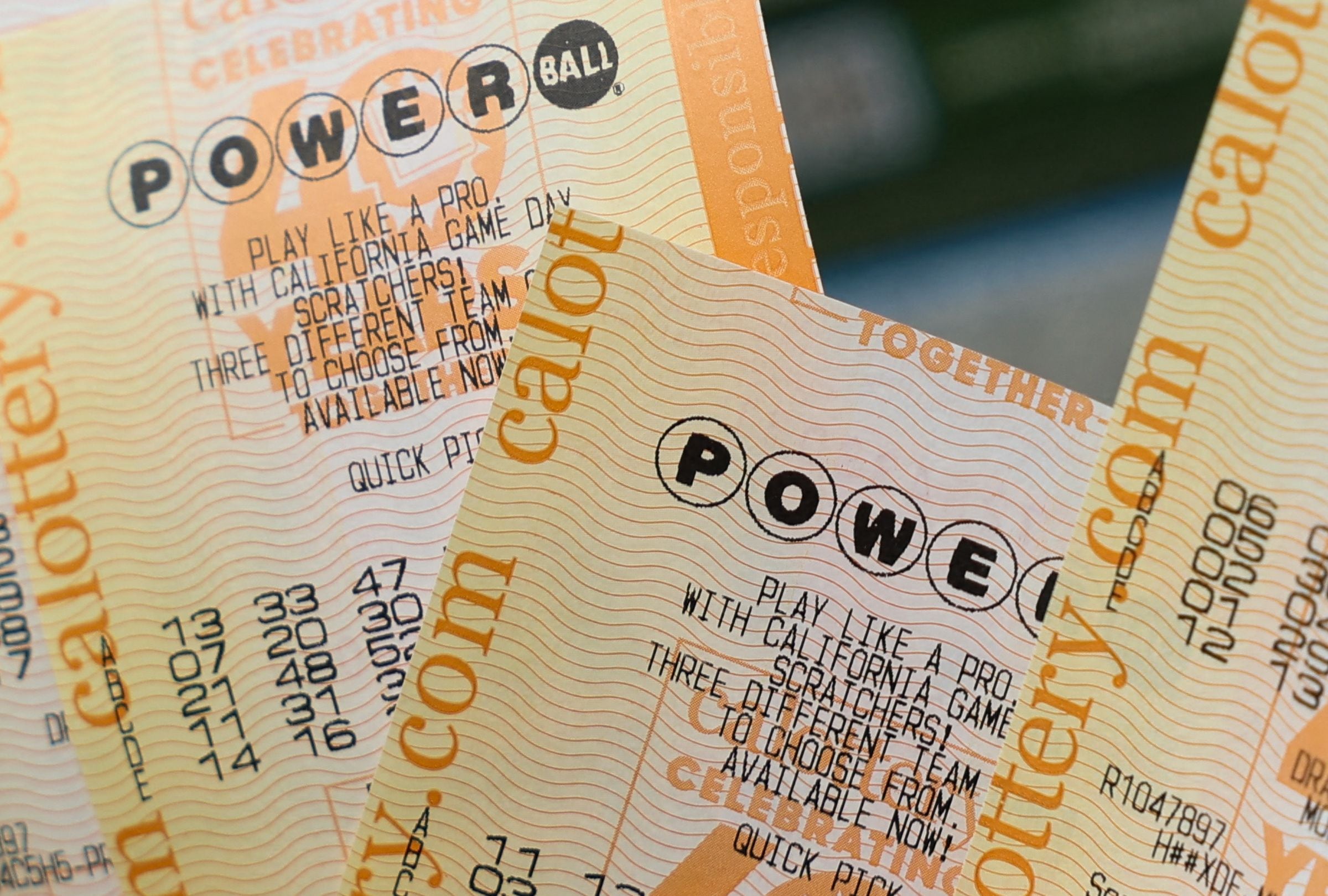 En esta nota conocerás los resultados del sorteo del Powerball del miércoles 31 de diciembre y descubrir si alguien se quedó con el premio mayor. (Foto: Patrick T. Fallon / AFP)