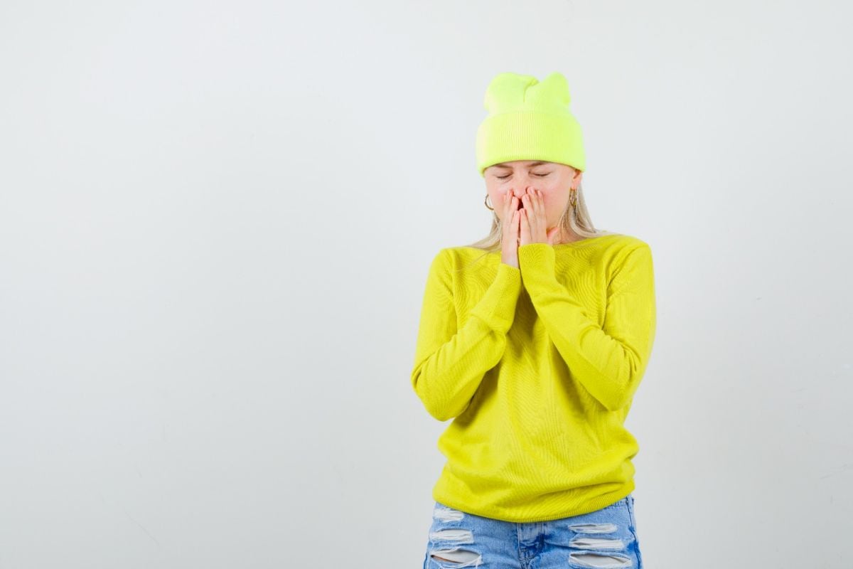 La humedad y los ácaros en el hogar pueden desencadenar alergias que afectan directamente la salud visual. Foto: Oftalmosalud.