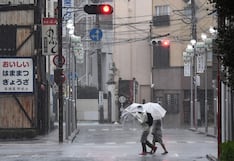 Cancelan vuelos a Japón y piden evacuar ante la llegada del tifón Dujuan