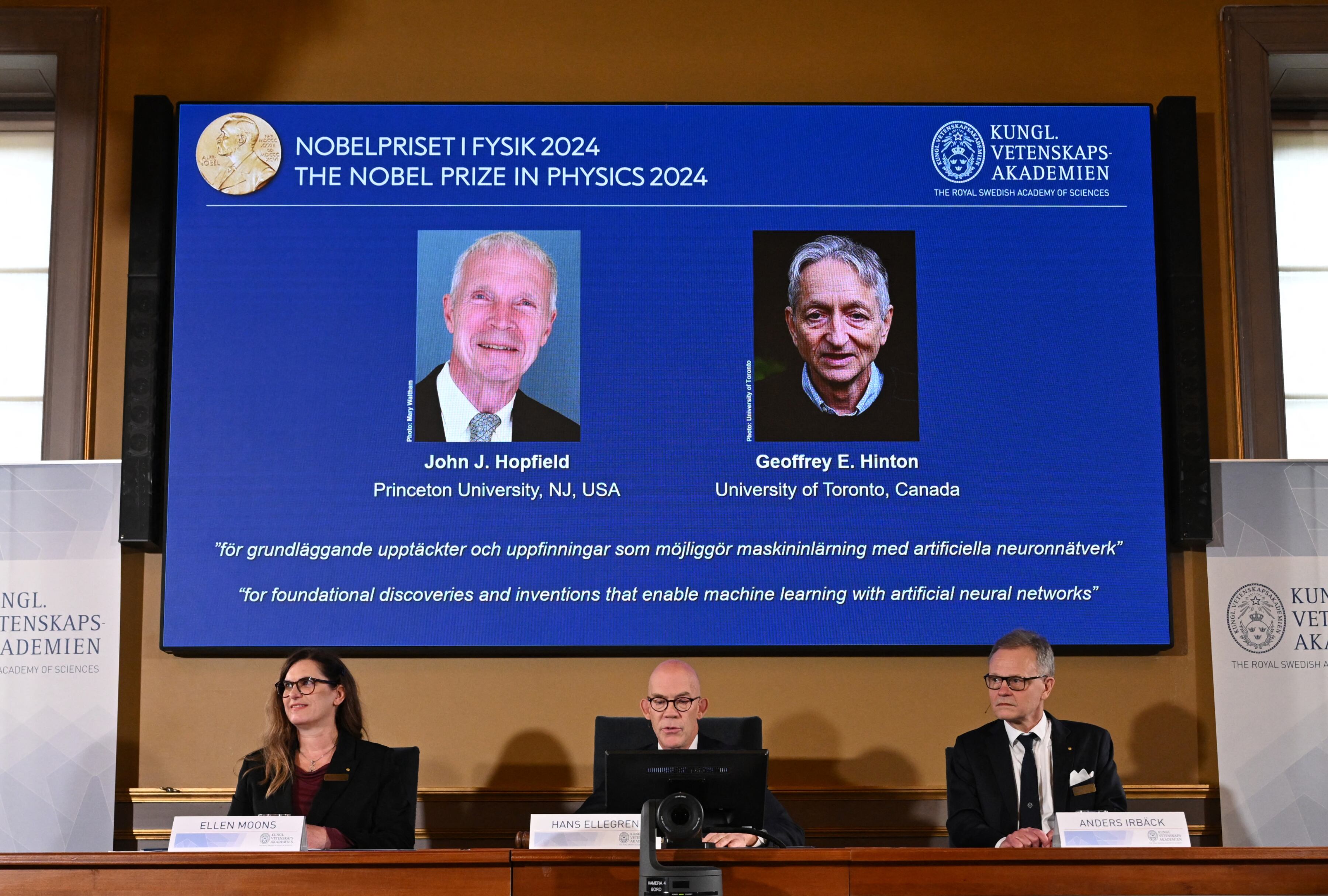 El Comité del Premio Nobel de Física 2024 anuncia a los ganadores del galardón (Foto: AFP)