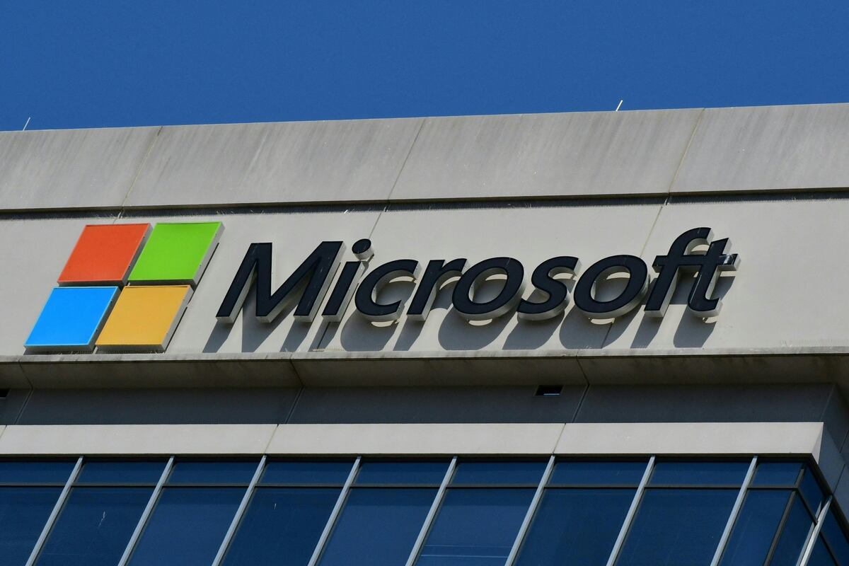Microsoft anunció el 4 de marzo que suspendía las ventas de sus productos y servicios en Rusia, así como otros “aspectos” de su negocio en ese país. (Photo by Eva HAMBACH / AFP)