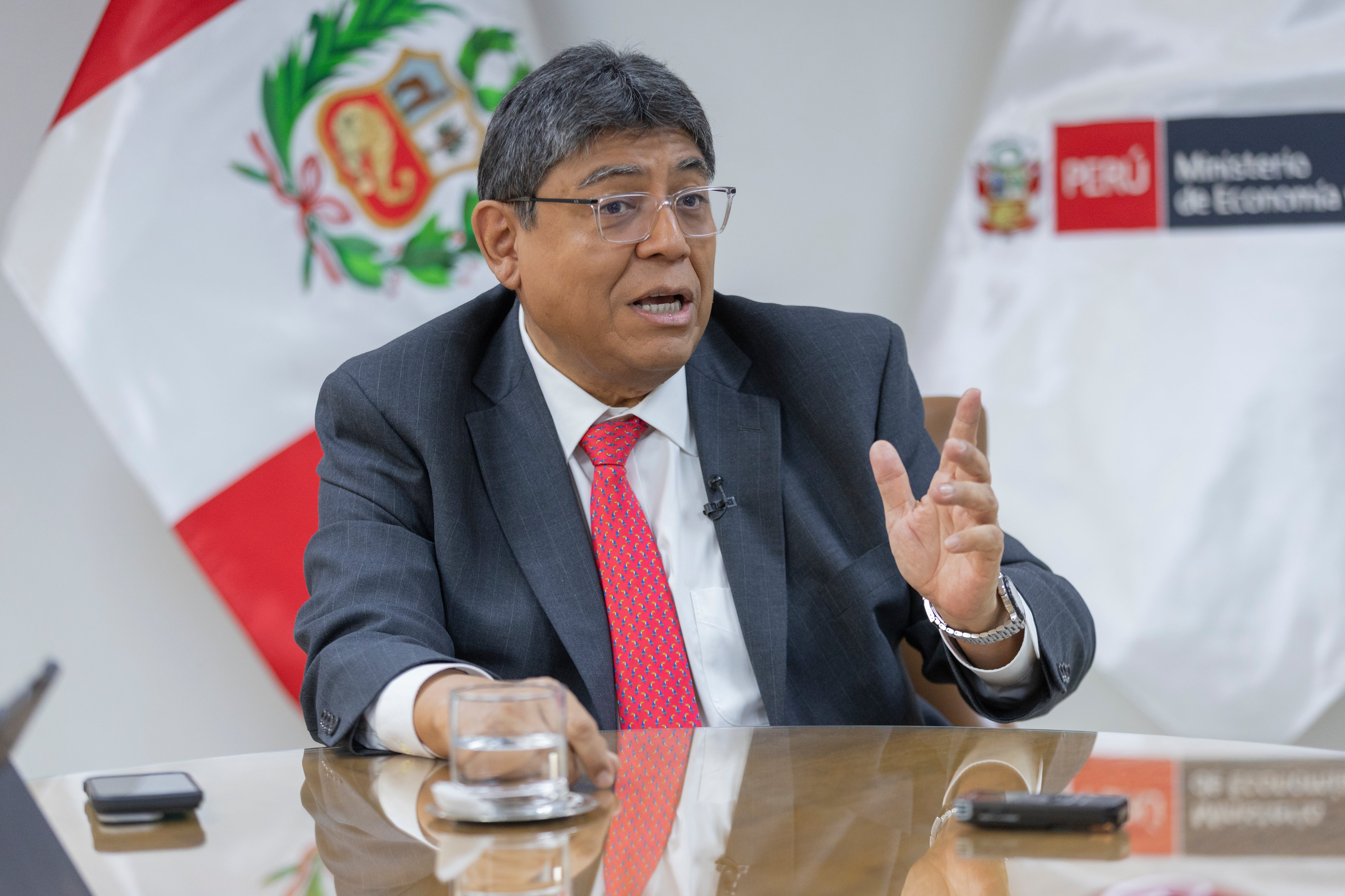 Entrevista con el ministro de Economía y Finanzas, Elmer Cuba, para Diario Gestión. Foto: Hugo Pérez (@photo.gec).