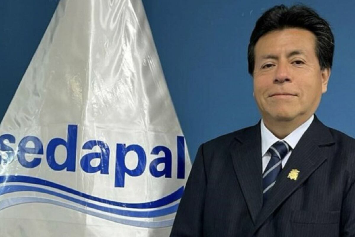 Héctor Piscoya, presidente de Sedapal, anuncia su renuncia al cargo tras cuestionamientos en su contra. (Foto: Andina)