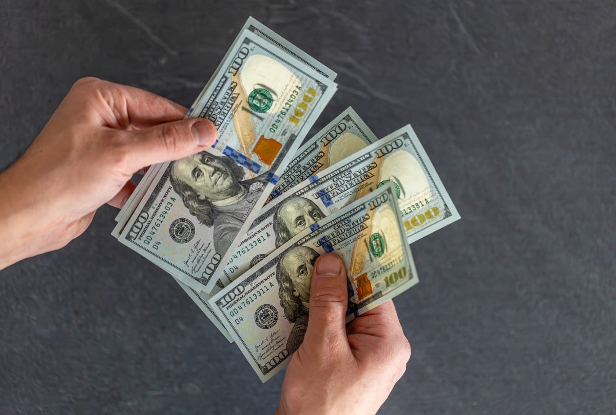 Desde EE.UU., miles de personas envían dinero a México cada mes para apoyar a sus familias. | Crédito: Freepik