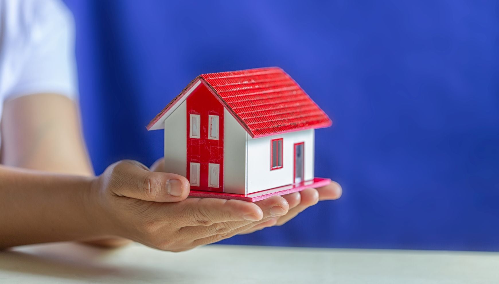La Autoridad de Desarrollo del Condado de Los Ángeles abrió 16 listas de espera para vivienda pública asequible. El registro cierra el 16 de septiembre, aunque algunos complejos podrían completar sus cupos antes (Foto: Magnific)
