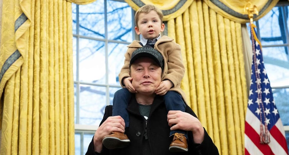 Musk regalará una acción de SpaceX a cada niño de EE.UU., ¿a cuánto equivale la donación?