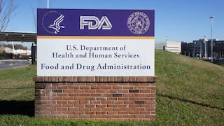 FDA dice planta en Baltimore cometió error de manufactura en vacunas contra el COVID-19