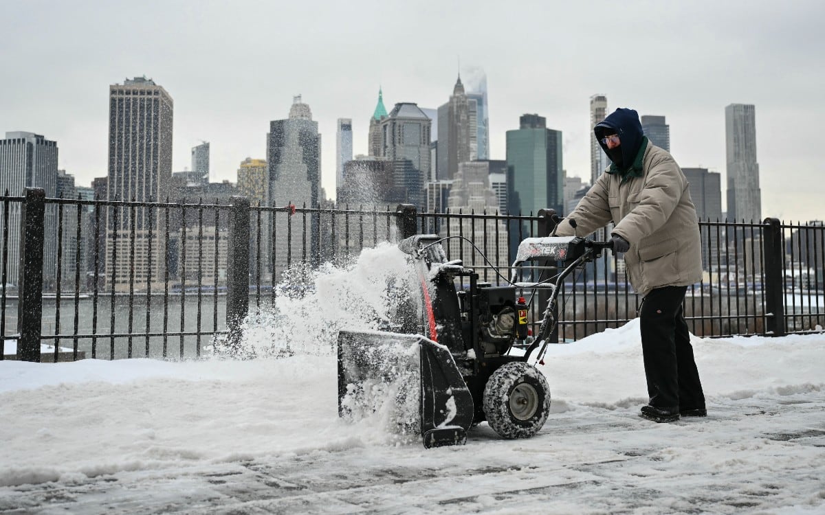 El fenómeno está impulsado por aire ártico que desciende directamente desde el norte y ha alimentado tormentas invernales severas. (Foto: ANGELA WEISS / AFP)