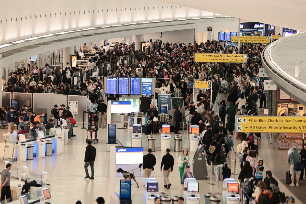IATA proyecta que las ganancias del sector aviación se reducirán casi a la mitad. (Foto: Michael M. Santiago/Getty Images/AFP)